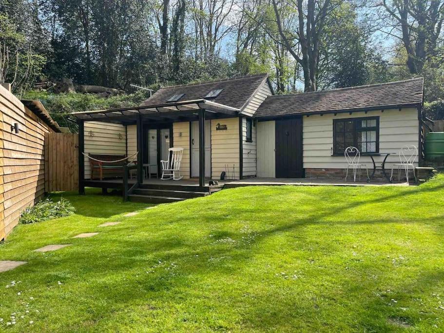 Muntjac Lodge, A In Heart Of Apartment Chorleywood